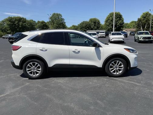 Star White 2020 Ford Escape SE