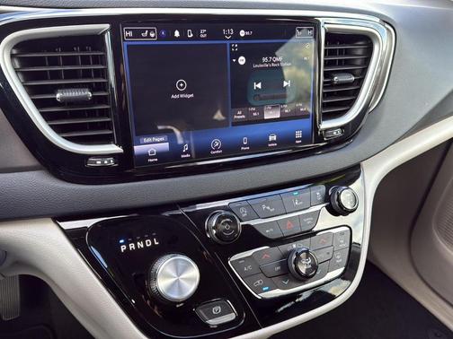 2024 Chrysler Pacifica Touring-L