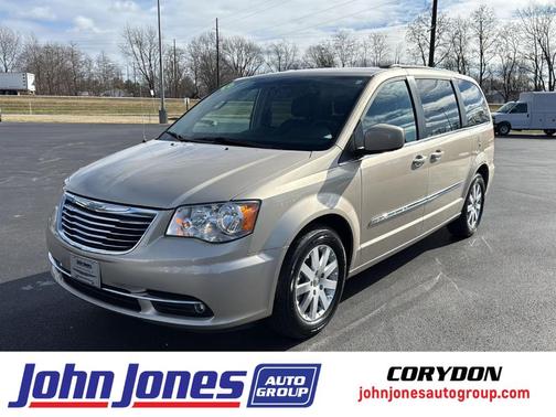 2016 Chrysler Town & Country Touring