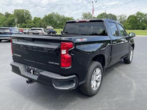 Black 2022 Chevrolet Silverado 1500 Custom