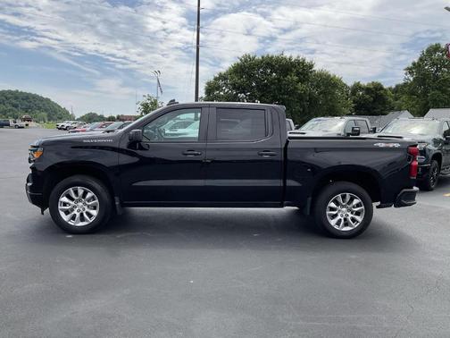 Black 2022 Chevrolet Silverado 1500 Custom