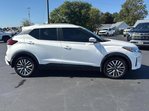 2022 Nissan Kicks SV