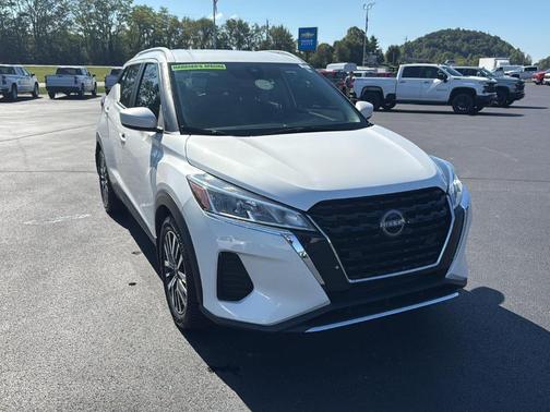2022 Nissan Kicks SV