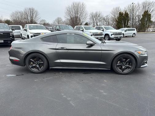 2017 Ford Mustang V6