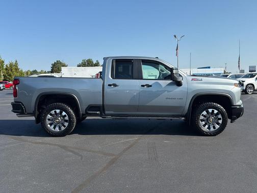 2024 Chevrolet Silverado 2500 Custom