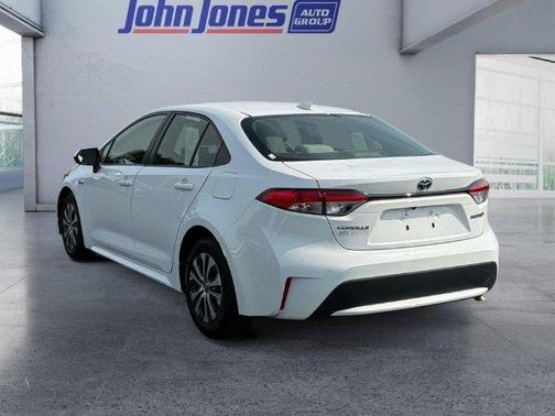 Super White 2021 Toyota Corolla Hybrid LE