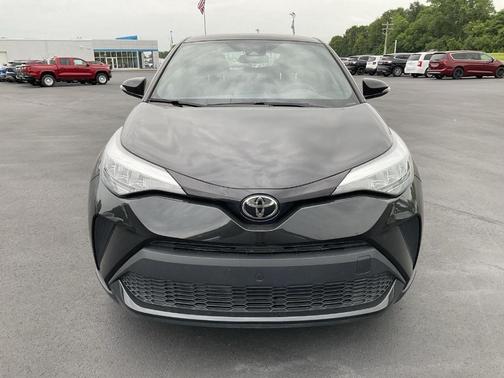 2022 Toyota C-HR XLE