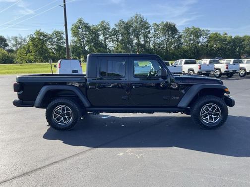 Black Clearcoat 2025 Jeep Gladiator Rubicon