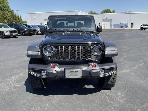 Black Clearcoat 2025 Jeep Gladiator Rubicon