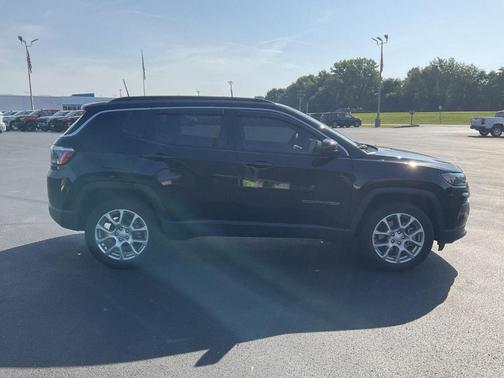2024 Jeep Compass Latitude Lux