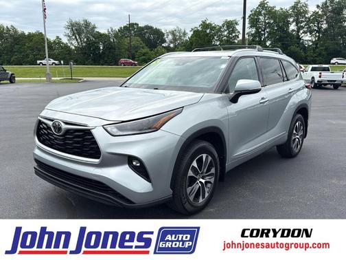 Celestial Silver Metallic 2021 Toyota Highlander XLE