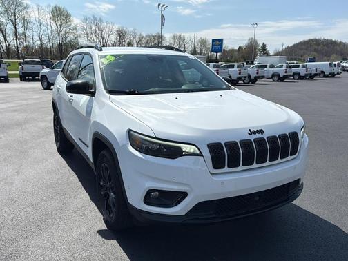 2023 Jeep Cherokee Altitude Lux