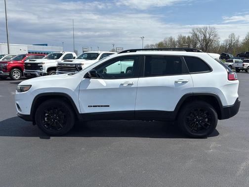 2023 Jeep Cherokee Altitude Lux