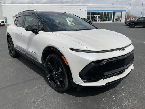 Iridescent Pearl Tricoat 2024 Chevrolet Equinox EV RS