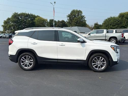 2023 GMC Terrain SLT