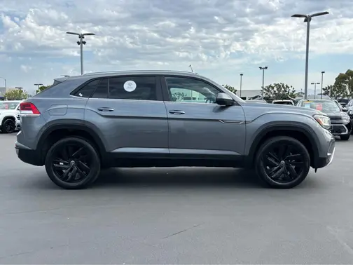 Platinum Gray Metallic 2023 Volkswagen Atlas Cross Sport 3.6L V6 SE w/Technology
