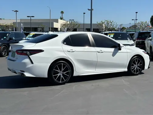 Ice Cap 2024 Toyota Camry SE