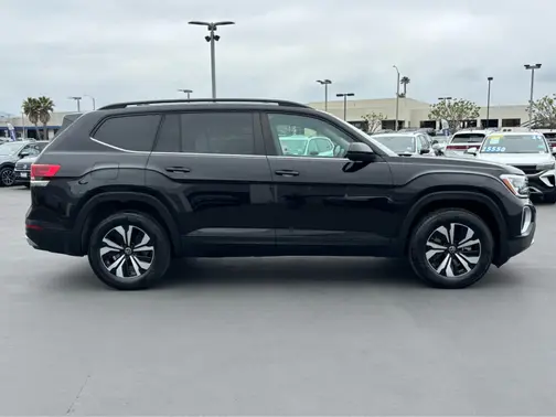 Deep Black Pearl 2024 Volkswagen Atlas 2.0T SE