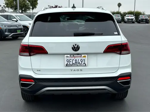 Pure White 2023 Volkswagen Taos SE