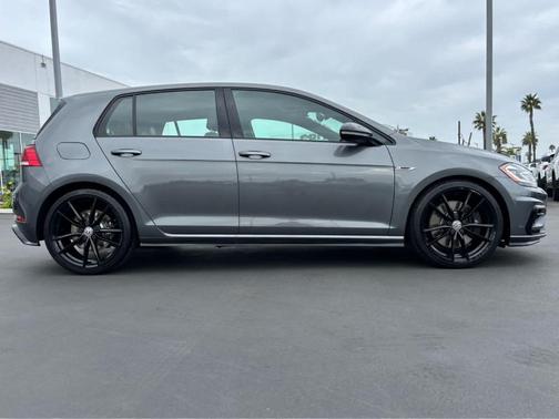 2019 Volkswagen Golf R 2.0T w/DCC & Navigation