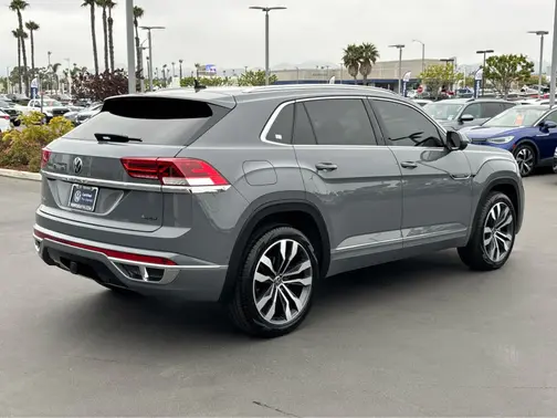 Pure Gray 2023 Volkswagen Atlas Cross Sport 3.6L V6 SEL Premium R-Line