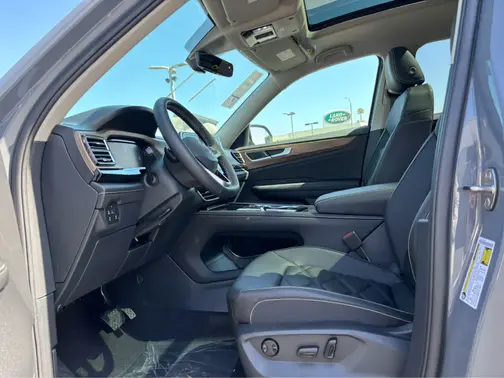 PURE GRAY 2026 Volkswagen Atlas 2.0T SE w/Technology