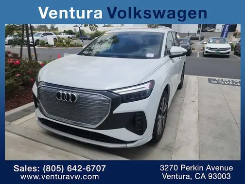 Glacier White Metallic 2023 Audi Q4 e-tron Premium Plus