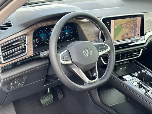 Opal White Pearl 2026 Volkswagen Atlas 2.0T SEL