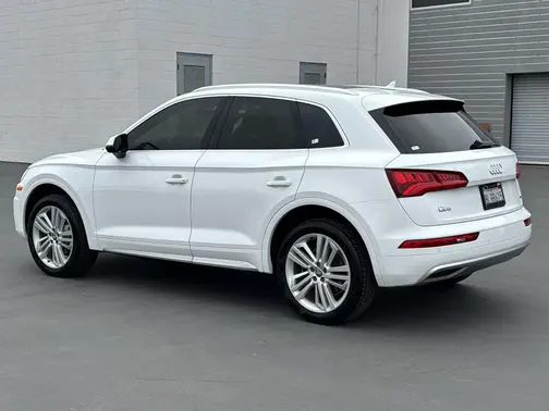 Glacier White Metallic 2019 Audi Q5 Premium Plus