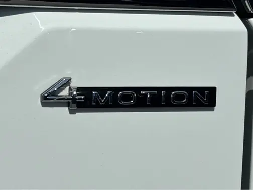 Pure White 2024 Volkswagen Atlas 2.0T SE w/Technology