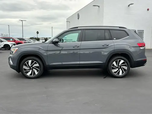 Pure Gray 2026 Volkswagen Atlas 2.0T SE w/Technology