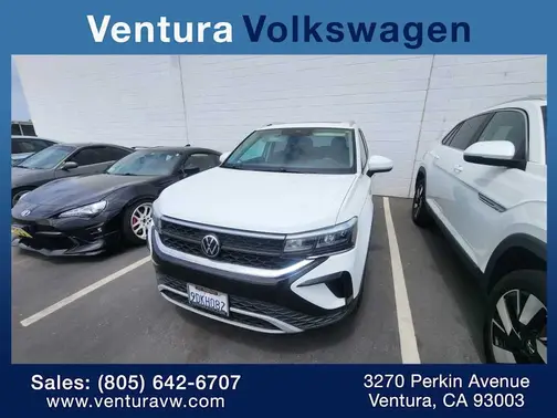 PURE WHITE 2022 Volkswagen Taos SE