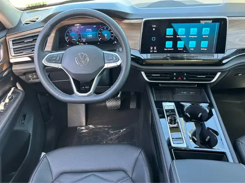 PURE GRAY 2026 Volkswagen Atlas 2.0T SE w/Technology