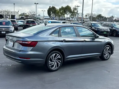 Platinum Gray Metallic 2021 Volkswagen Jetta SEL