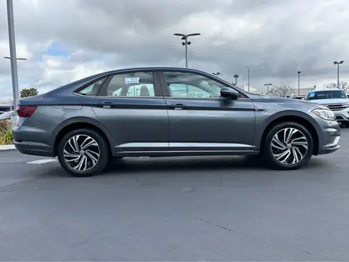 Platinum Gray Metallic 2021 Volkswagen Jetta SEL