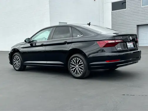 Deep Black Pearl 2021 Volkswagen Jetta SE