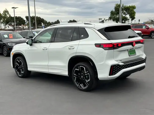Opal White Pearl 2026 Volkswagen Tiguan SEL R-Line Turbo