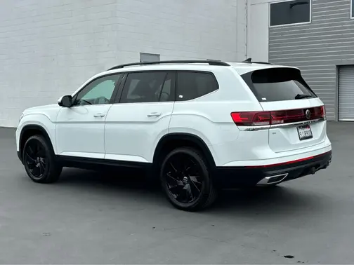 Pure White 2024 Volkswagen Atlas 2.0T SE w/Technology