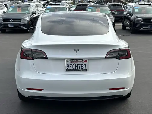 Pearl White Multi-Coat 2023 Tesla Model 3