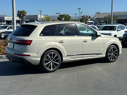 Vicuna Beige Metallic 2023 Audi Q7 Prestige