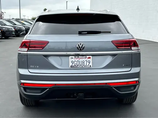 Platinum Gray Metallic 2023 Volkswagen Atlas Cross Sport 3.6L V6 SE w/Technology