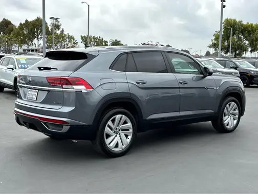 Platinum Gray Metallic 2023 Volkswagen Atlas Cross Sport 3.6L V6 SE w/Technology