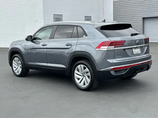 Platinum Gray Metallic 2023 Volkswagen Atlas Cross Sport 3.6L V6 SE w/Technology
