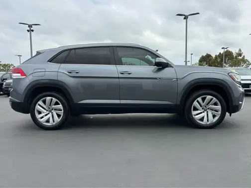 Platinum Gray Metallic 2023 Volkswagen Atlas Cross Sport 3.6L V6 SE w/Technology