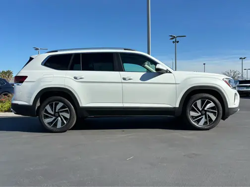 Opal White Pearl 2026 Volkswagen Atlas 2.0T SEL