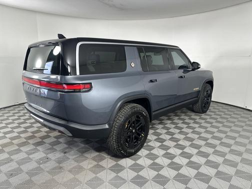 2023 Rivian R1S Adventure