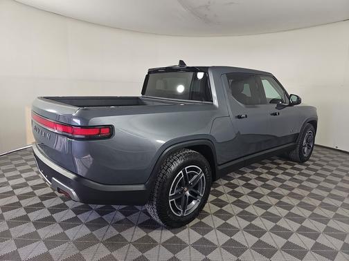 2025 Rivian R1T Adventure trim