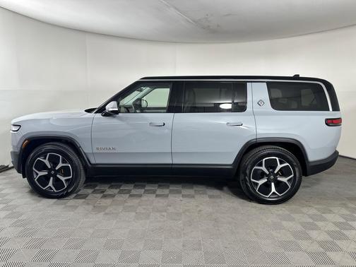 2023 Rivian R1S Adventure