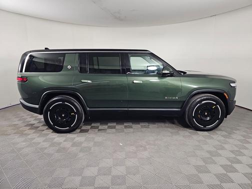 2024 Rivian R1S Adventure Quad Motor Large Pack