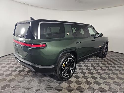 2024 Rivian R1S Adventure Quad Motor Large Pack
